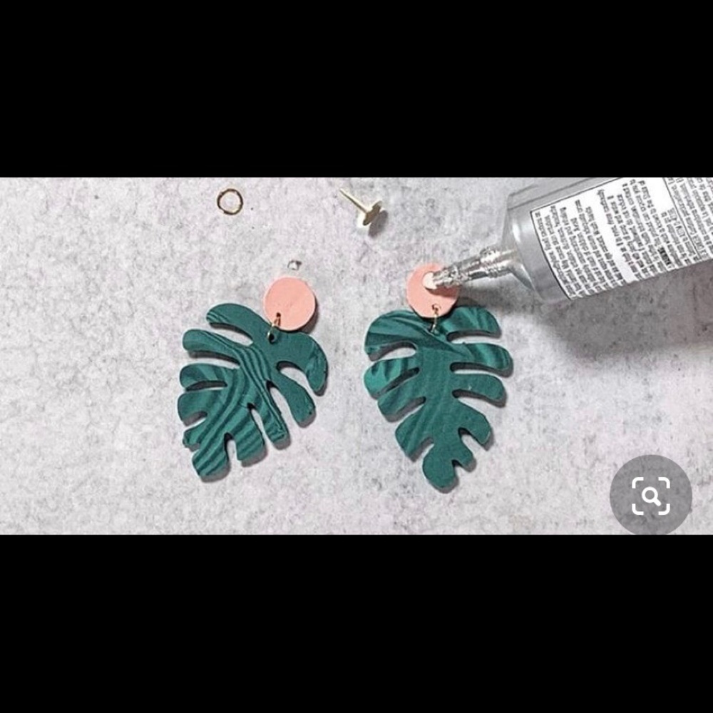 4 Pairs of Clay Earrings - Picture 6 of 9